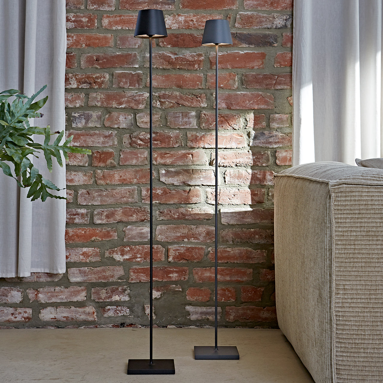 Akku-Stehleuchte Nuindie USB-C 1200mm schwarz