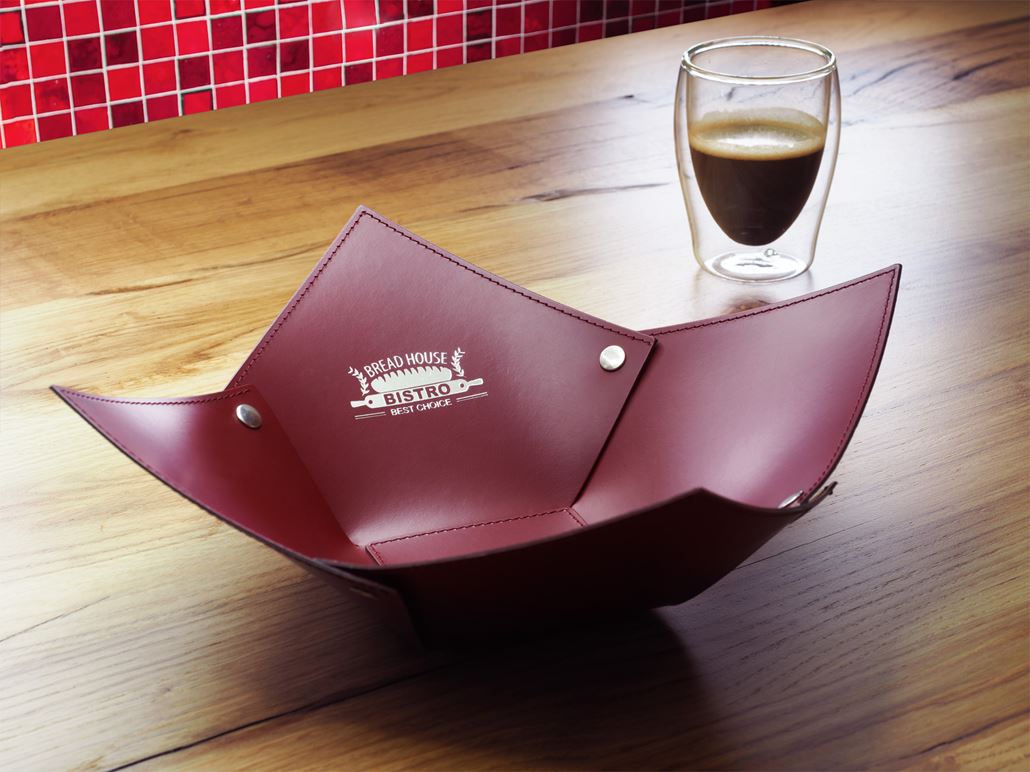 Körbchen aus imprägniertem Leder