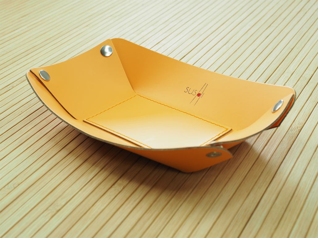 Besteckkorb gefaltet mit Druckknopfverschluss