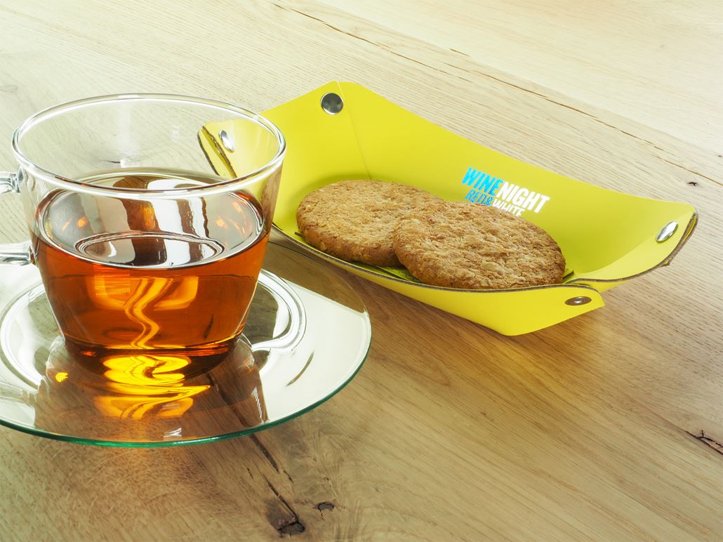 Besteckkorb gefaltet mit Druckknopfverschluss