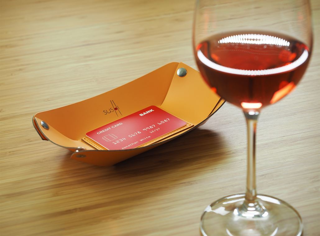 Besteckkorb gefaltet mit Druckknopfverschluss