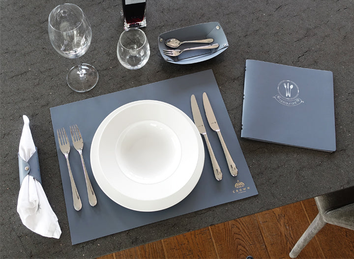 Besteckkorb gefaltet mit Druckknopfverschluss