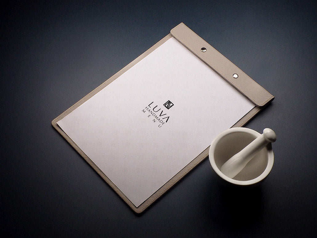 Menükarte A4 mit Buchschrauben