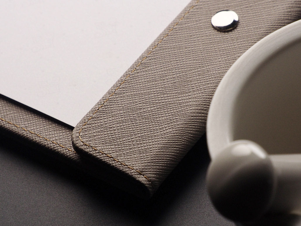 Menükarte A4 mit Buchschrauben