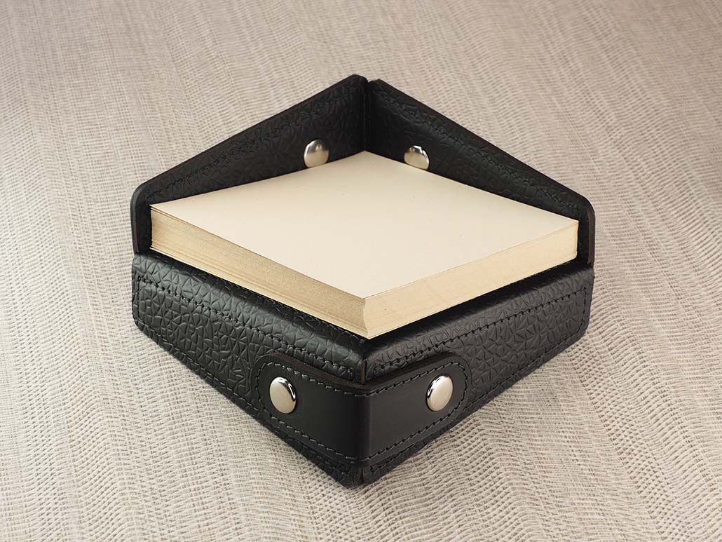 Haftnotizen-Box aus recyceltem Leder