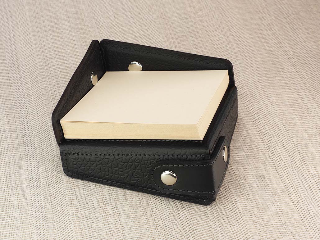Haftnotizen-Box aus recyceltem Leder