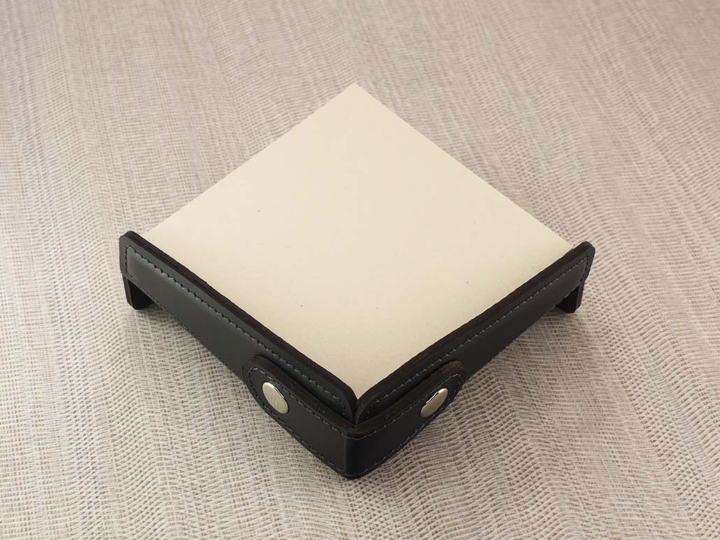 Haftnotizen-Box aus recyceltem Leder