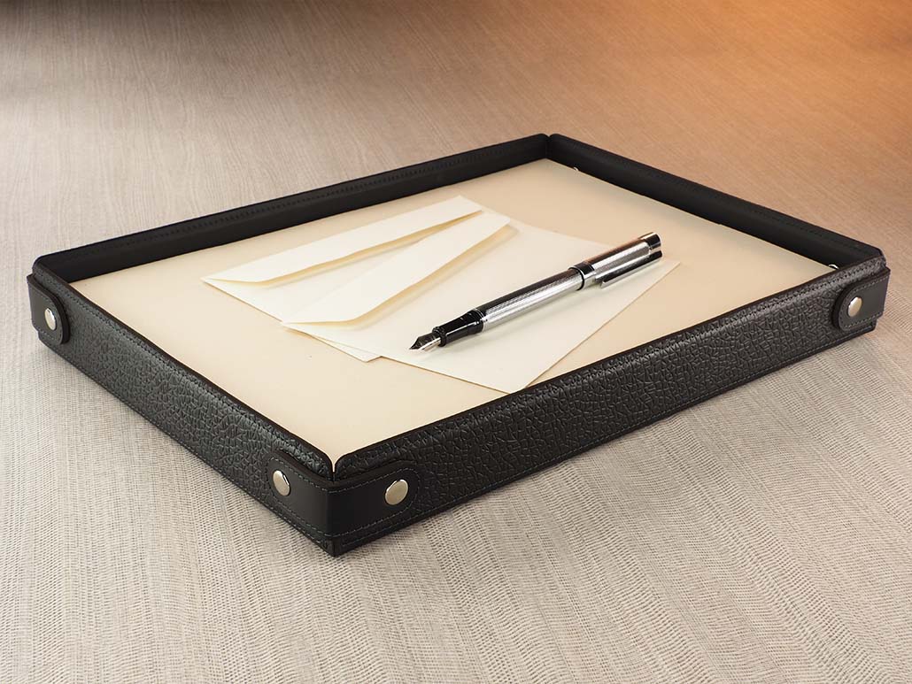 Tablett A4 mit Nieten