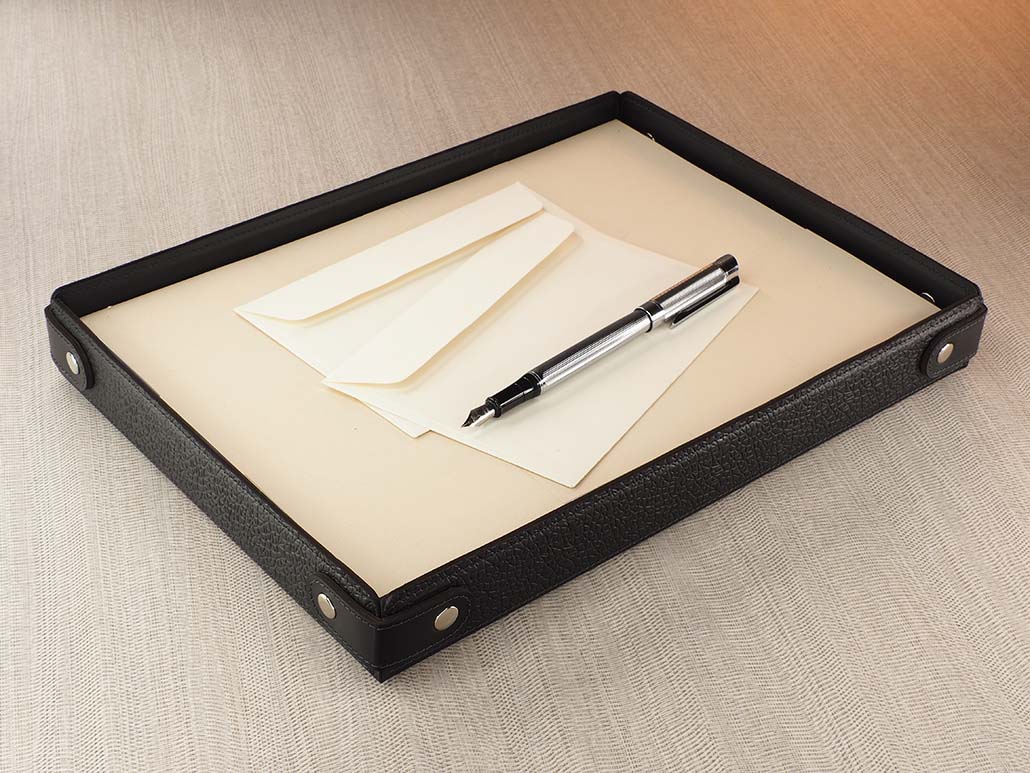 Tablett A4 mit Nieten