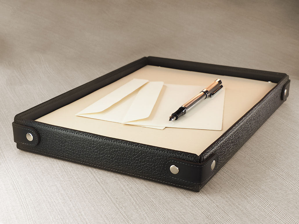 Tablett A4 mit Nieten