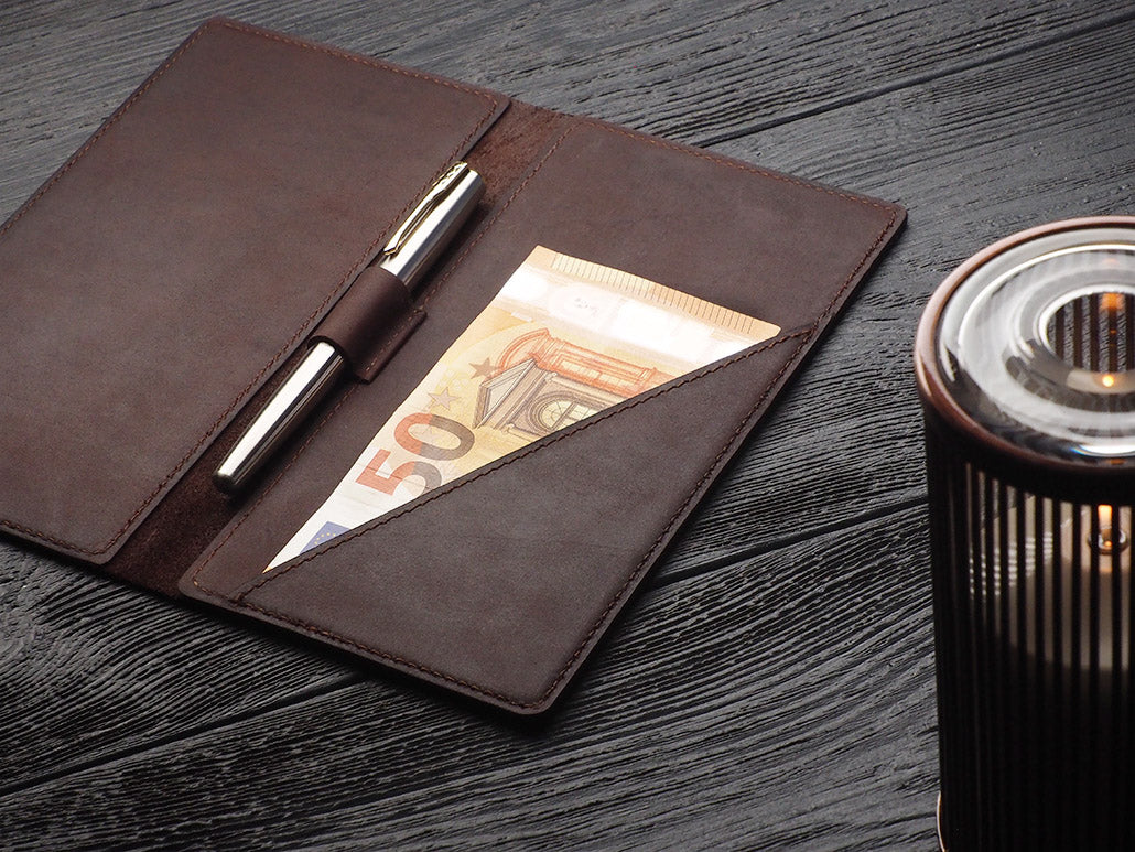 Leder-Rechnungsetui mit Stifthalter