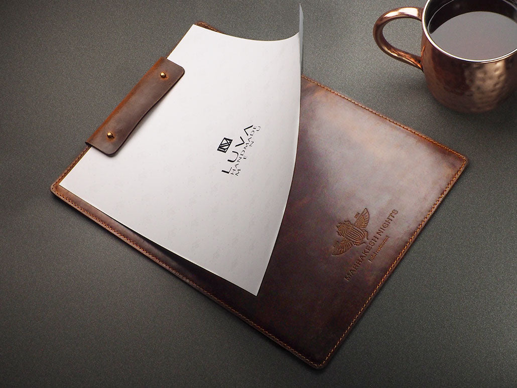 Klemmbrett-Menü mit Kugelkopfnieten-Verschluss