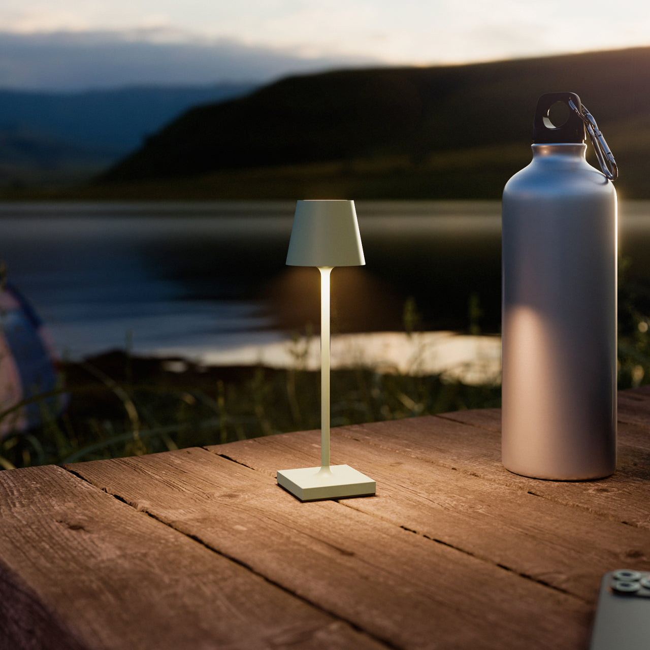 Akku-Tischleuchte Nuindie pocket 210mm salbeigrün