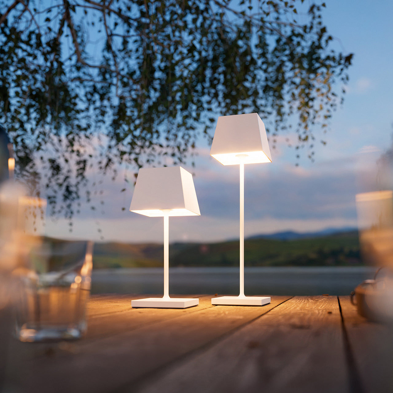 Akku-Tischleuchte Nuindie mini 250mm schneeweiß