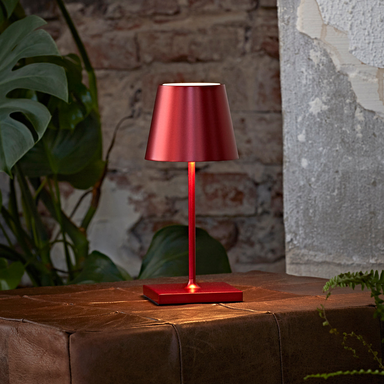 Akku-Tischleuchte Nuindie mini 250mm kirschrot