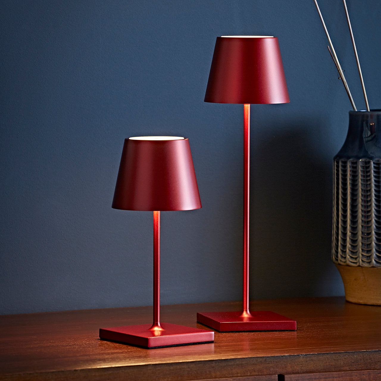 Akku-Tischleuchte Nuindie mini 250mm kirschrot