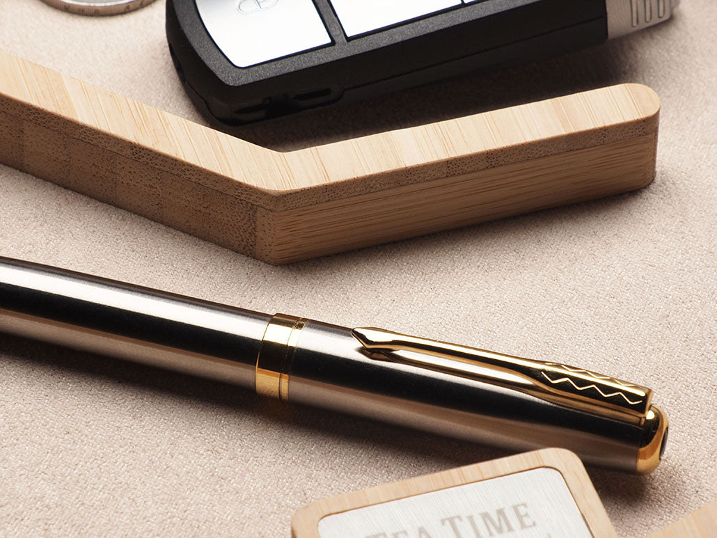 Wooden desk organiser 2186292